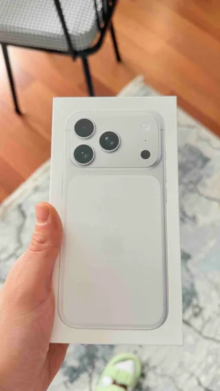 **** *.
