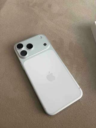 **** *.