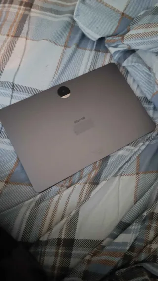 E** S.