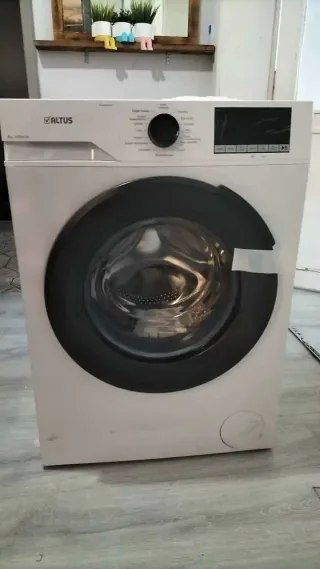 Y** O.