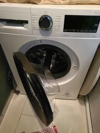 **** *.