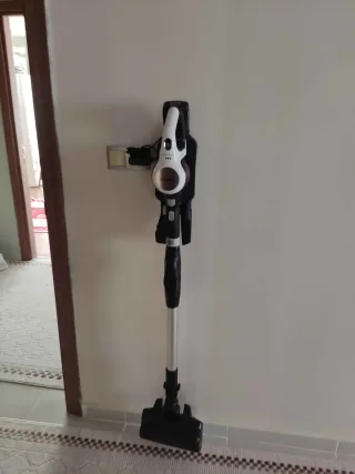 M** K.