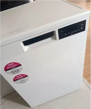 S*****