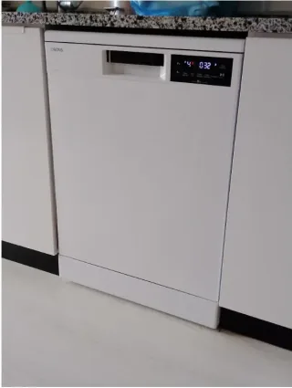 M***