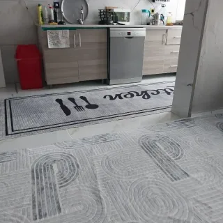 Ö****