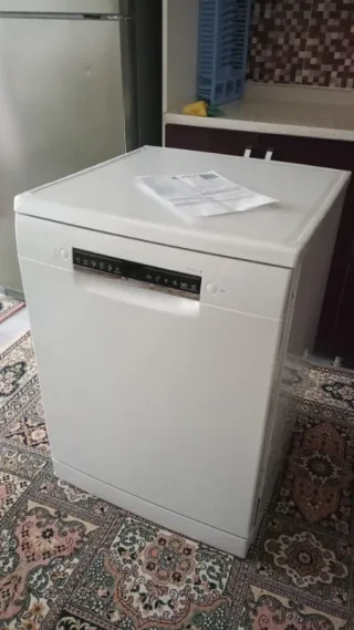 A***
