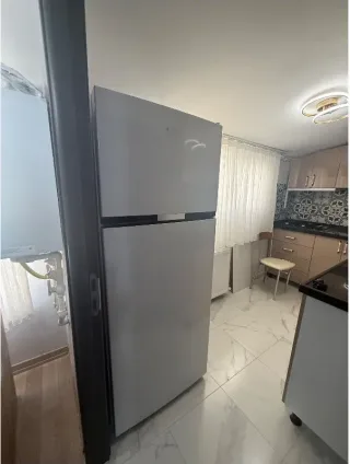 S*****
