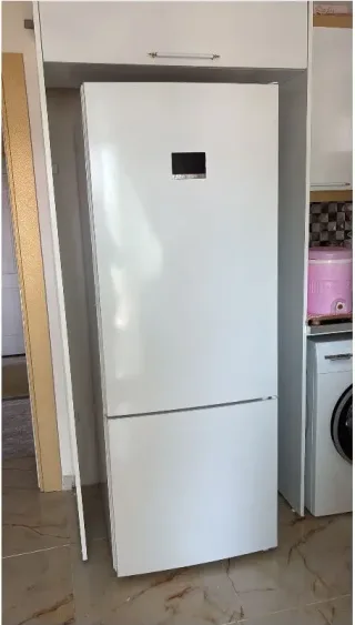 D***