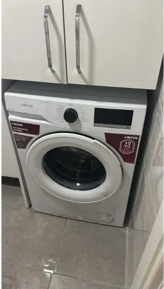 Ö****