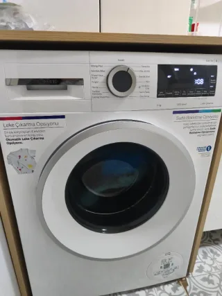 D****