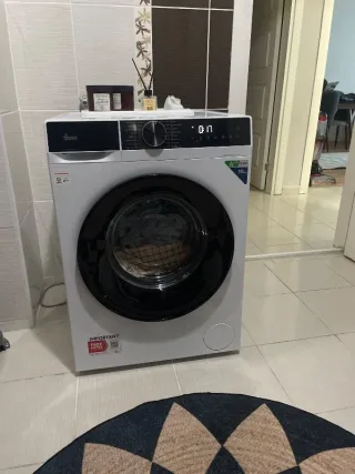 İ***