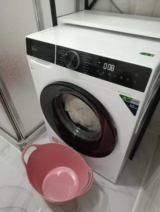 G*****