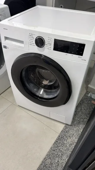 G*****