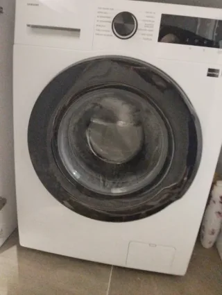 H*****