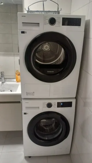 S****