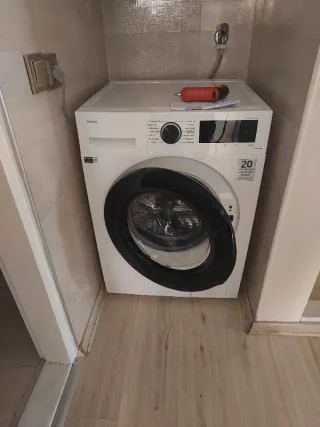 f*******