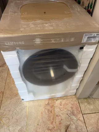 D***