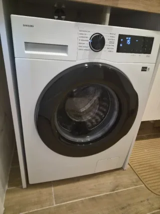 Ç****