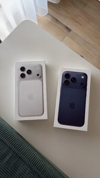 A****