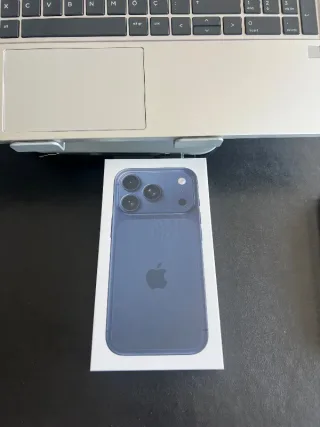 S*****