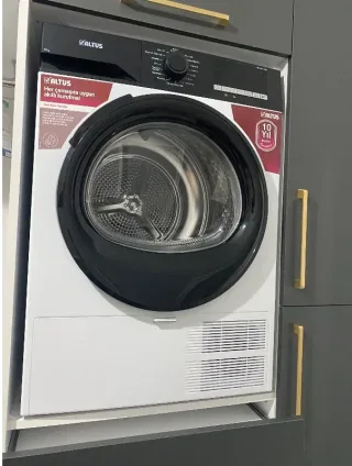 M******