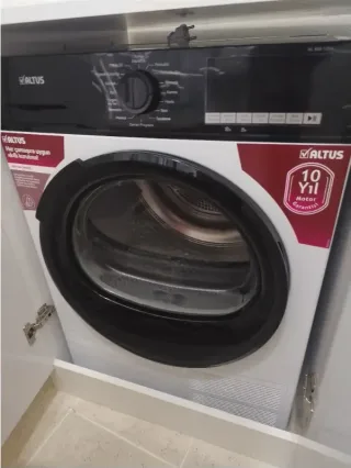 Ö****