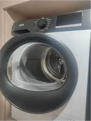 N****
