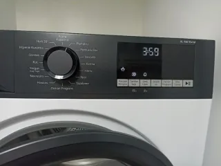 A****