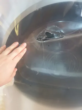 T****