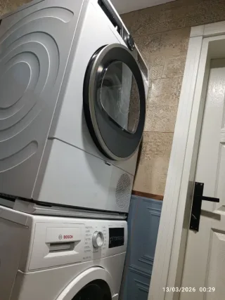 K****