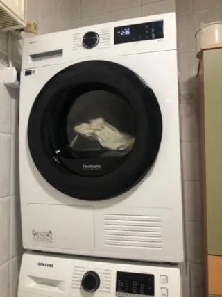 E******