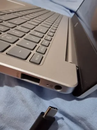 S*****