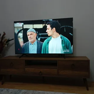 Y******