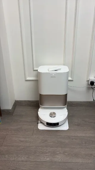 A***