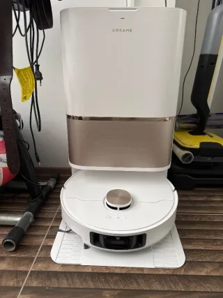M********