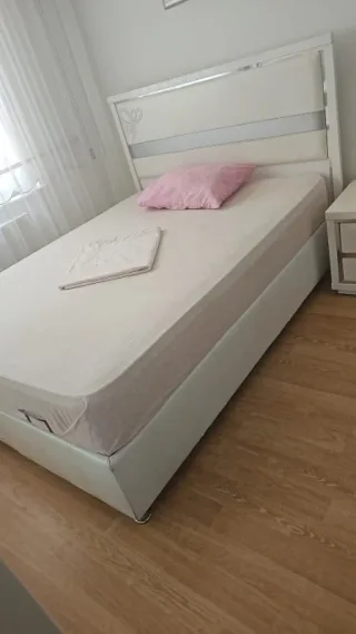 A****