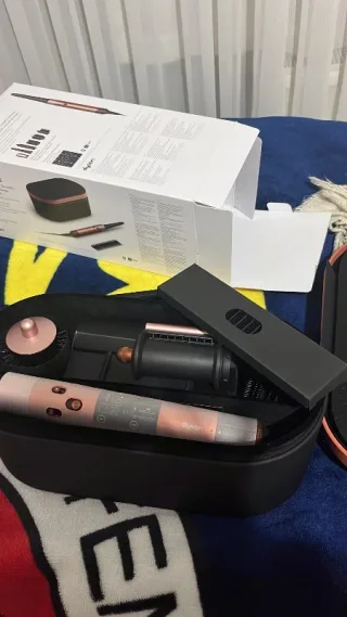 C****