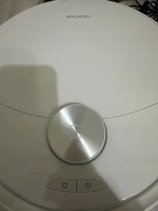 E***