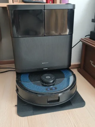 H****